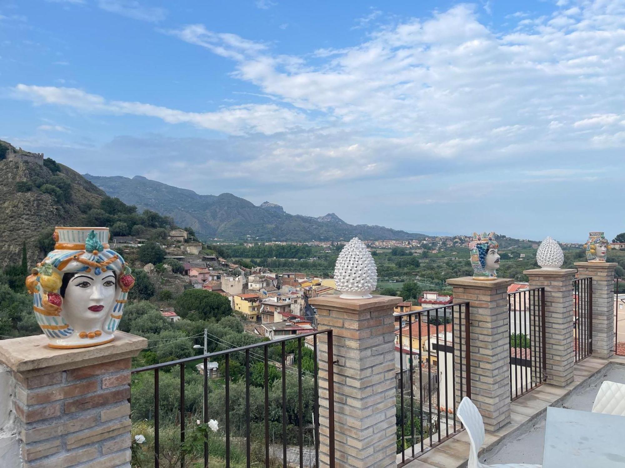 Bed And Relax-Il Maniero Bed & Breakfast Calatabiano Exterior photo
