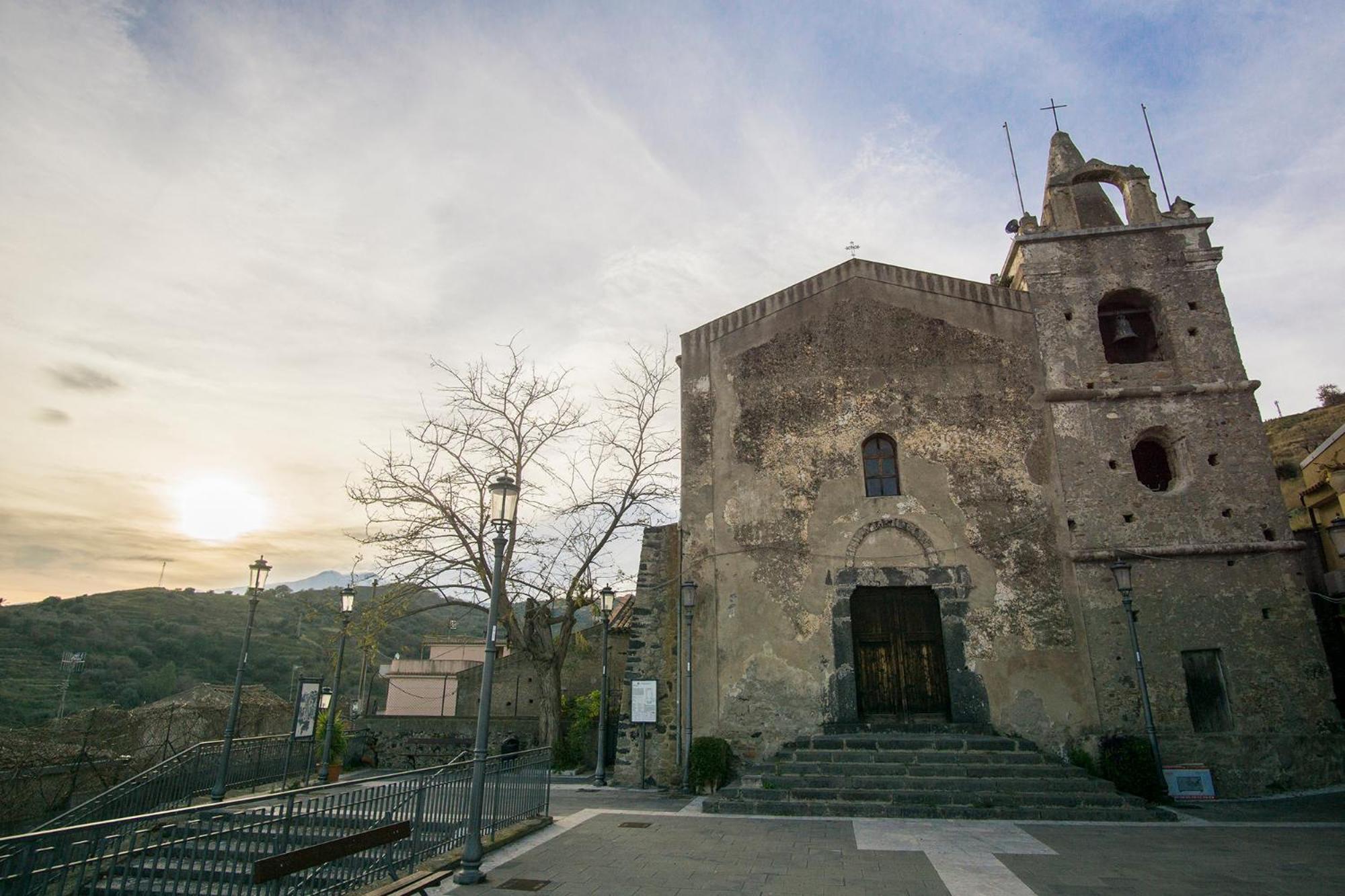 Bed And Relax-Il Maniero Bed & Breakfast Calatabiano Exterior photo