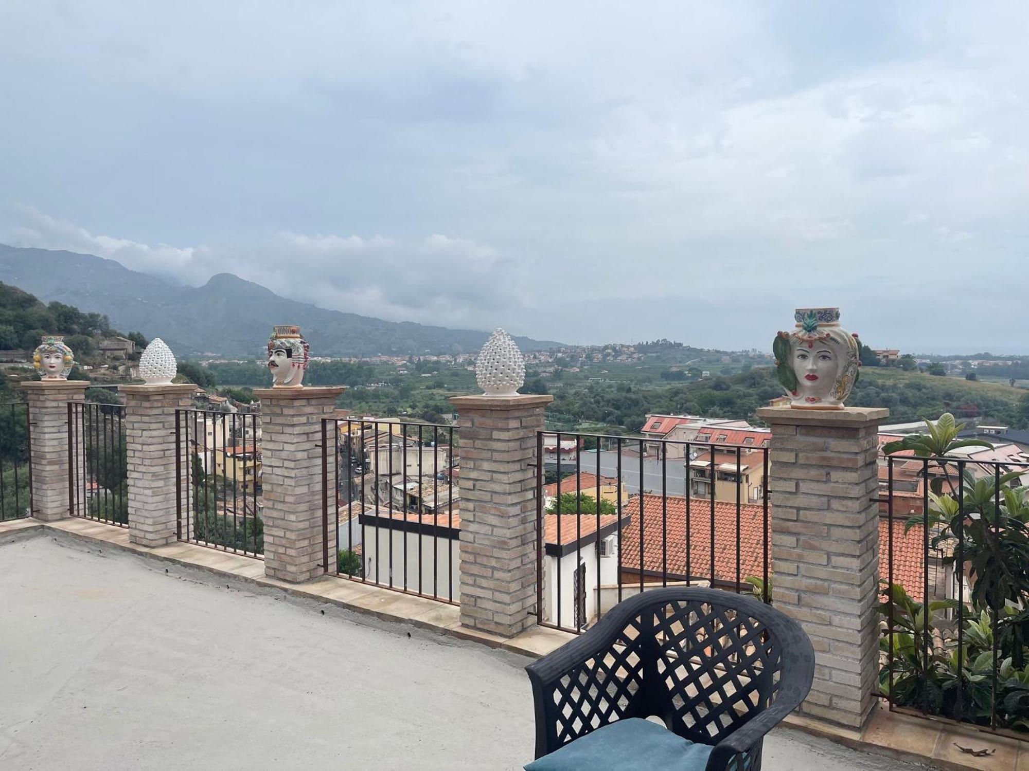 Bed And Relax-Il Maniero Bed & Breakfast Calatabiano Exterior photo
