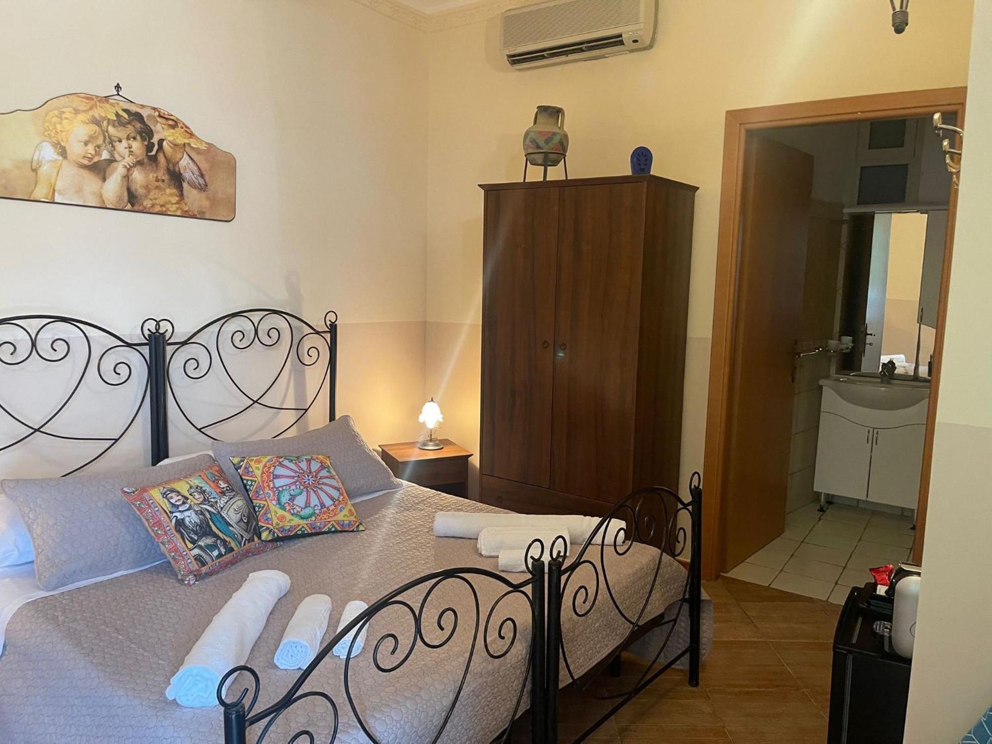 Bed And Relax-Il Maniero Bed & Breakfast Calatabiano Exterior photo
