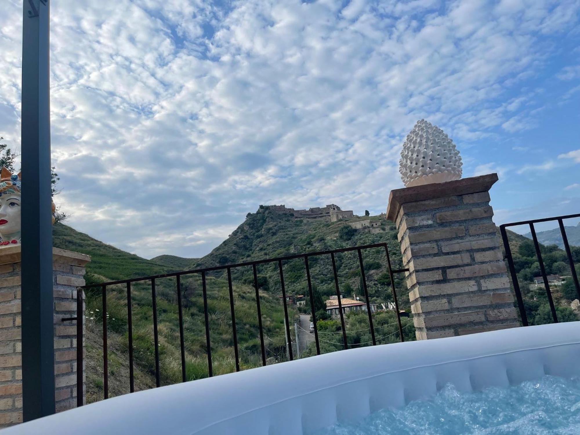 Bed And Relax-Il Maniero Bed & Breakfast Calatabiano Exterior photo