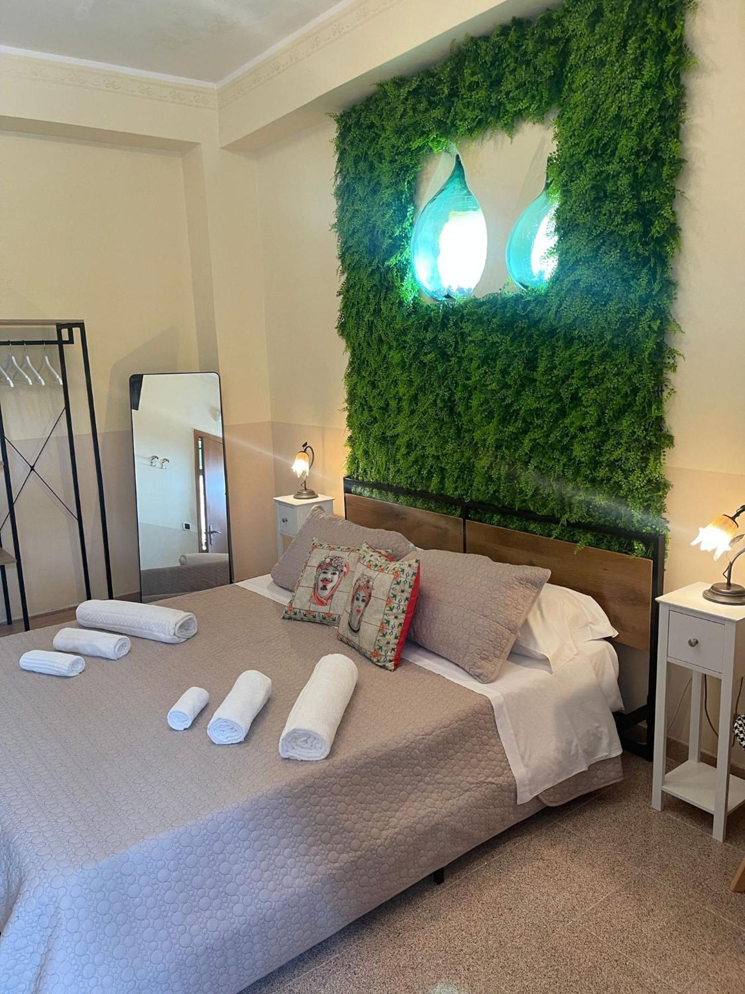 Bed And Relax-Il Maniero Bed & Breakfast Calatabiano Exterior photo