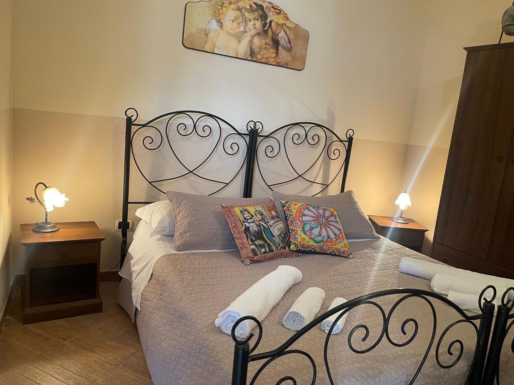 Bed And Relax-Il Maniero Bed & Breakfast Calatabiano Exterior photo