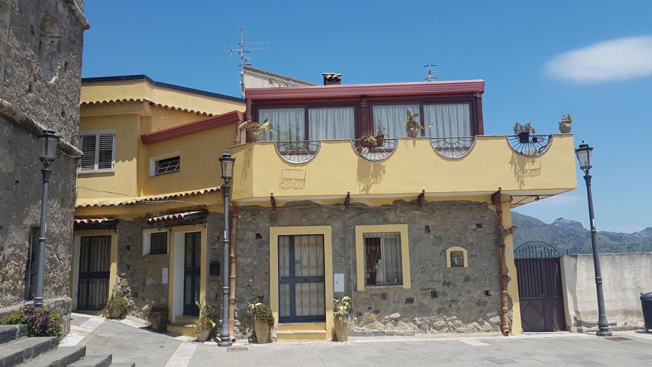 Bed And Relax-Il Maniero Bed & Breakfast Calatabiano Exterior photo