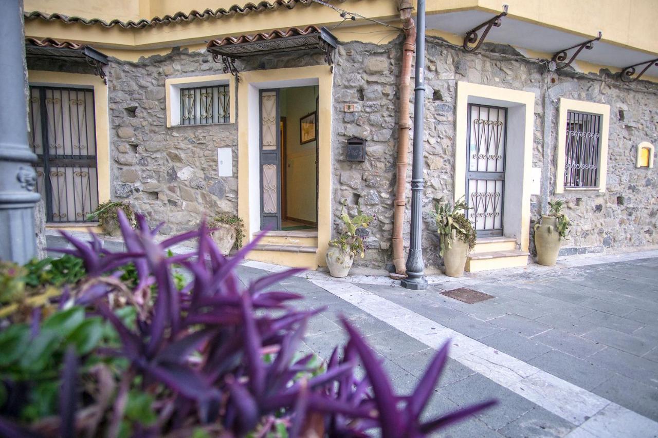 Bed And Relax-Il Maniero Bed & Breakfast Calatabiano Exterior photo